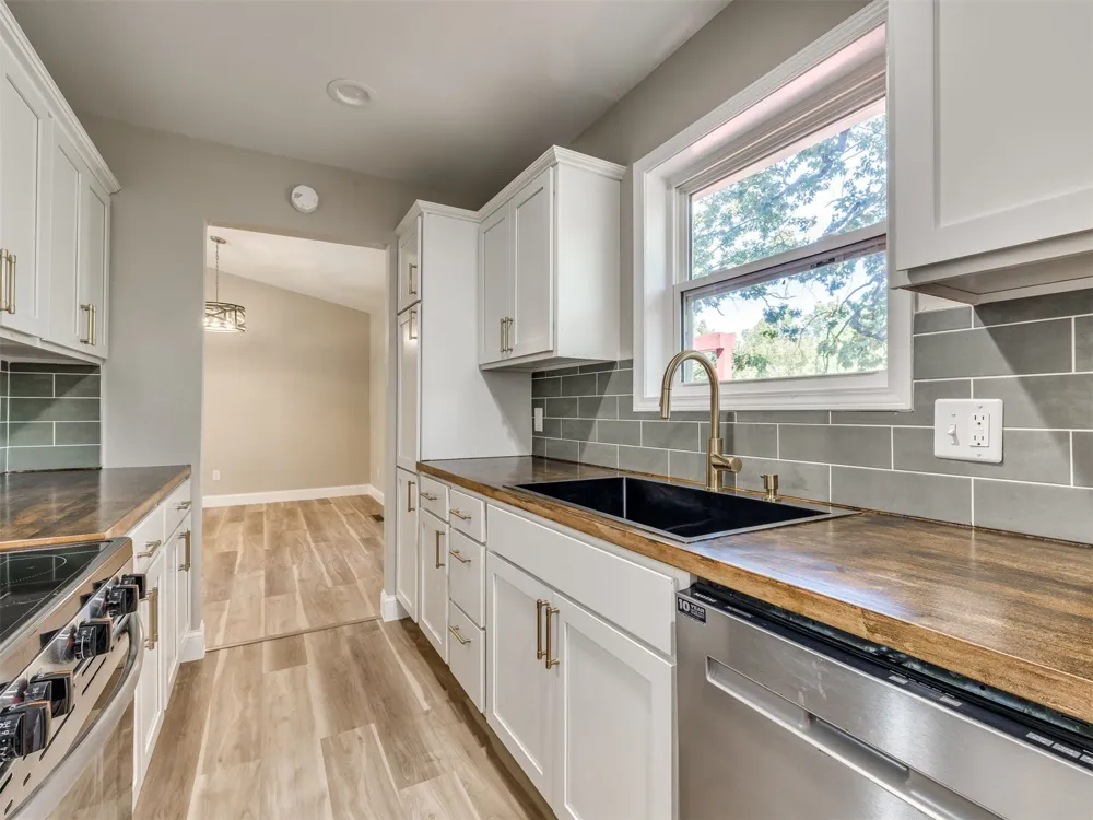 6163 Wildwood Drive Sand Springs, OK 74063