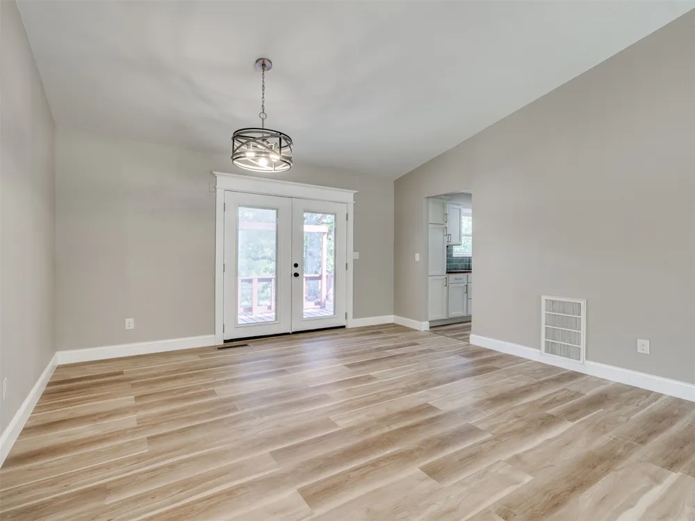 6163 Wildwood Drive Sand Springs, OK 74063