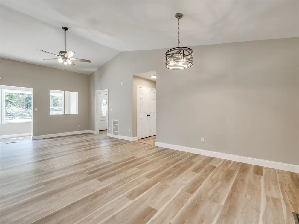 6163 Wildwood Drive Sand Springs, OK 74063
