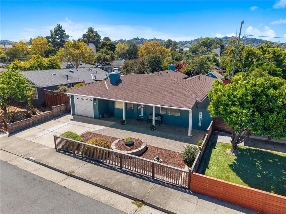 3992 Pasadena Drive San Mateo, CA 94403