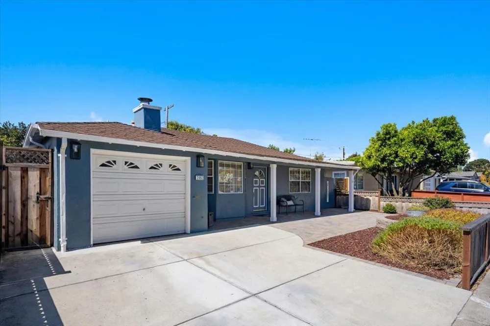 3992 Pasadena Drive San Mateo, CA 94403