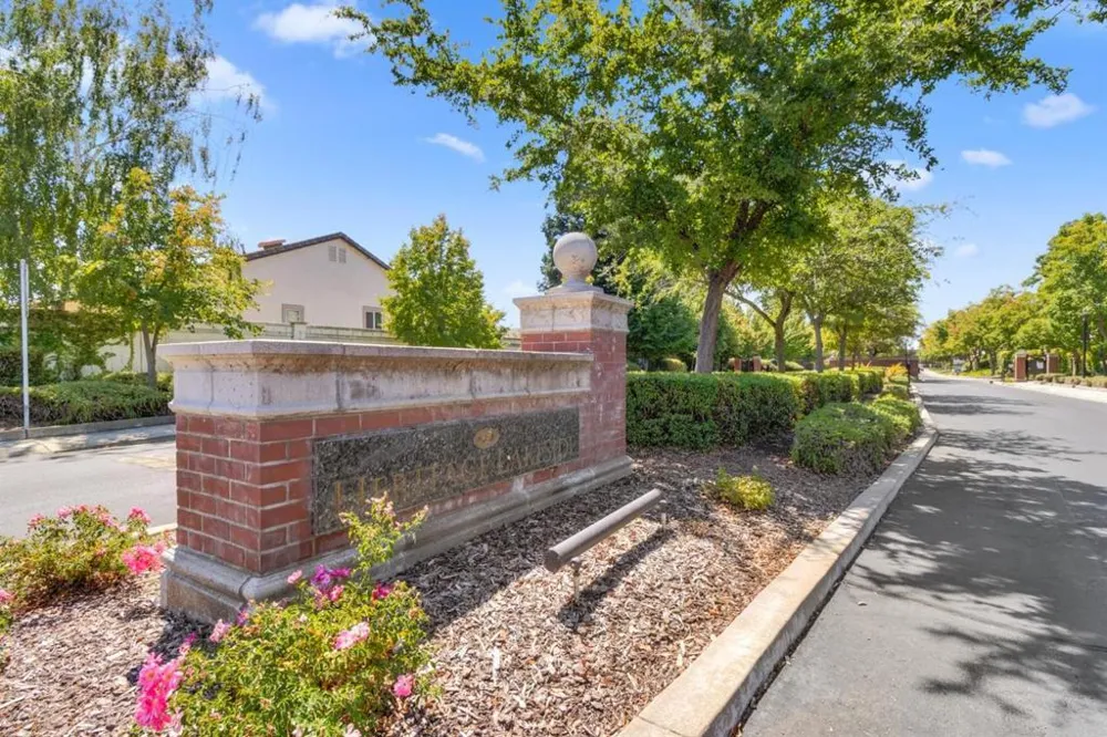 2905 Granite Park Lane Elk Grove, CA 95758
