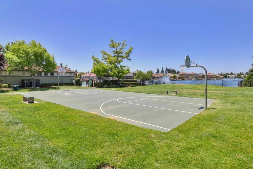 2905 Granite Park Lane Elk Grove, CA 95758