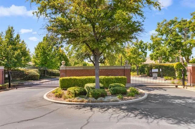 2905 Granite Park Lane Elk Grove, CA 95758