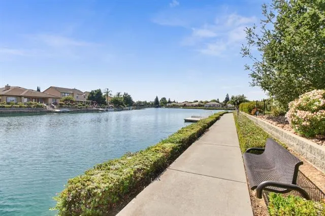 2905 Granite Park Lane Elk Grove, CA 95758