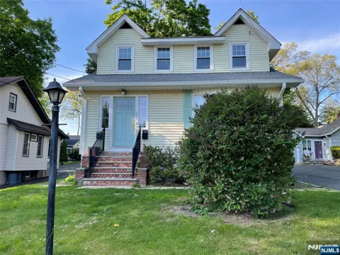 222 Glen Avenue Floor 2