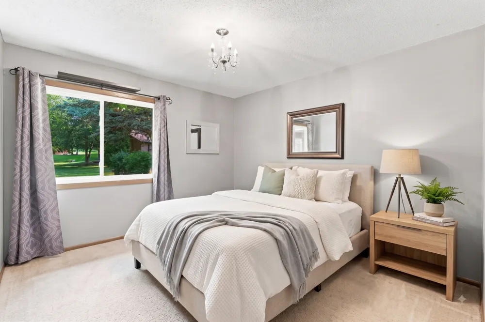 6649 Buckingham Road Woodbury, MN 55125