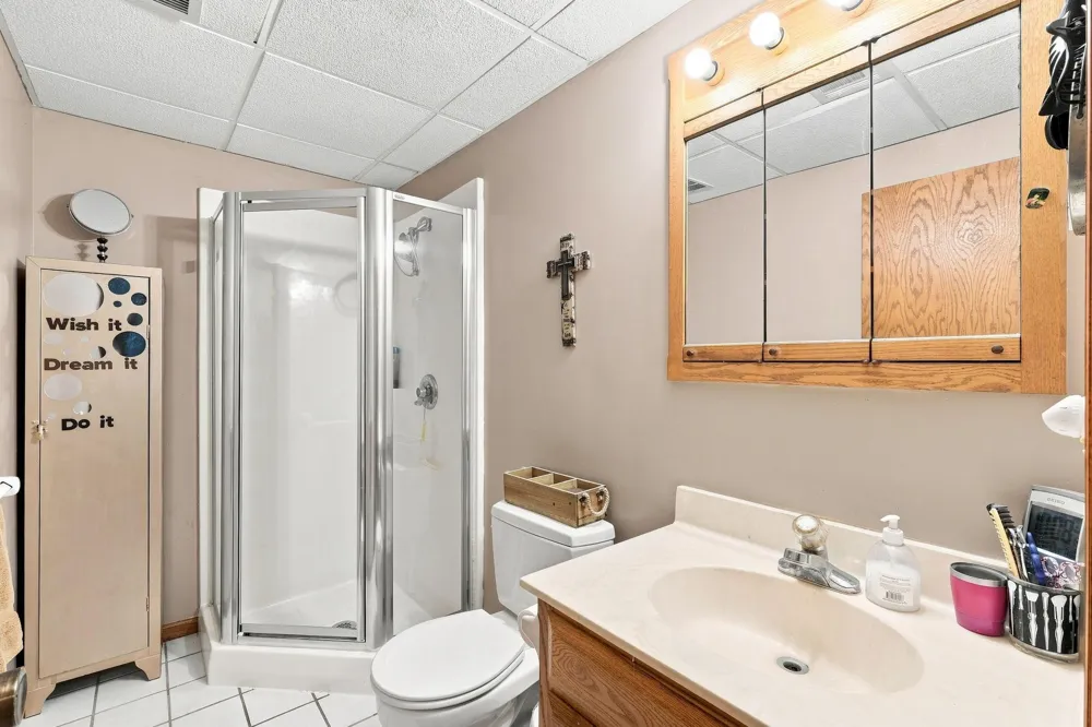6649 Buckingham Road Woodbury, MN 55125