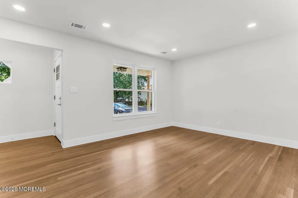 61 Kingsley Way Freehold, NJ 07728