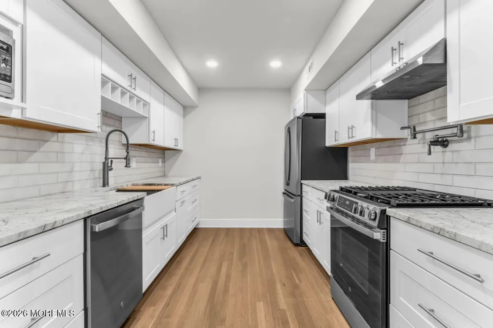 61 Kingsley Way Freehold, NJ 07728