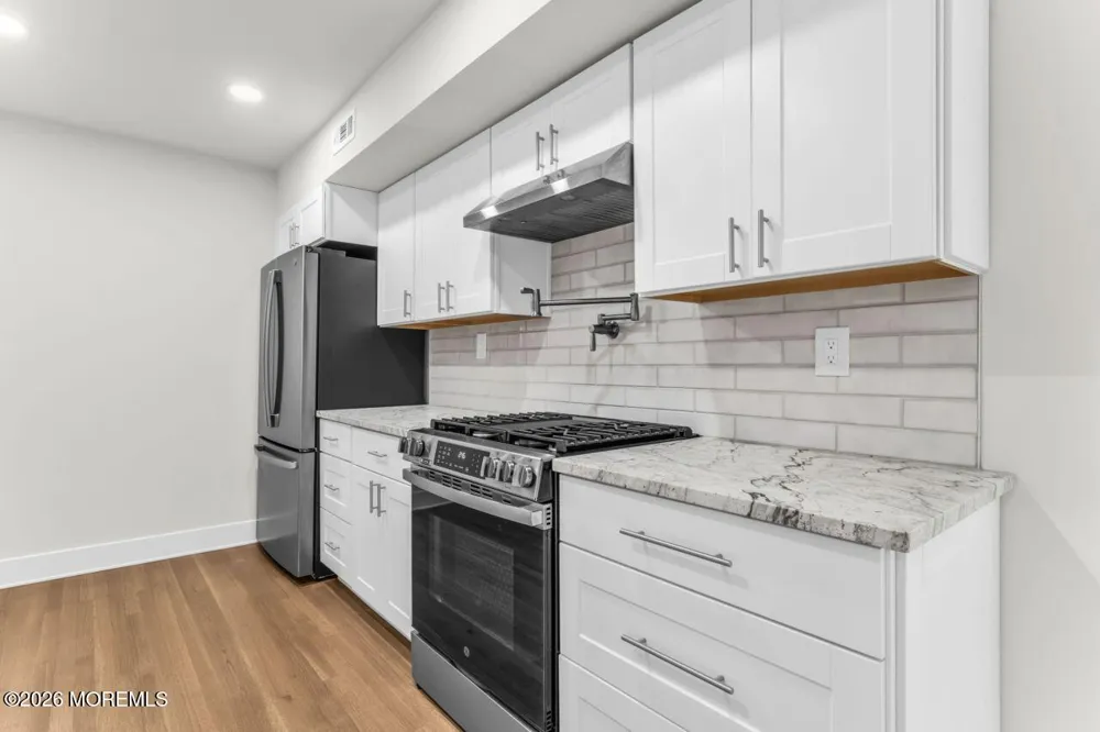 61 Kingsley Way Freehold, NJ 07728