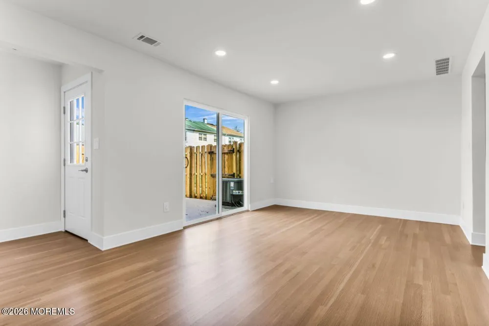61 Kingsley Way Freehold, NJ 07728