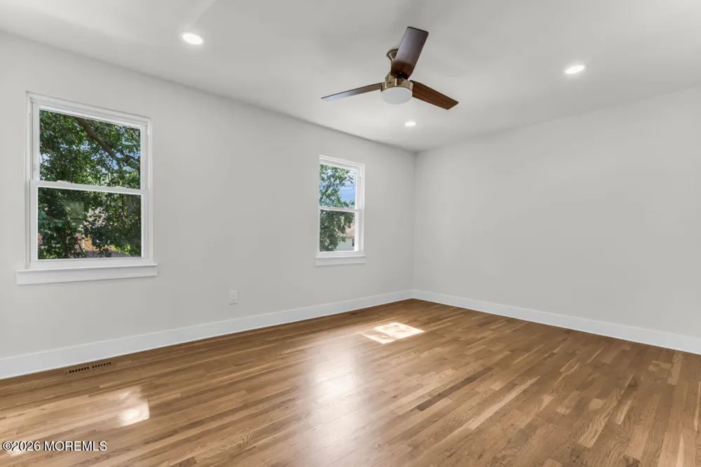 61 Kingsley Way Freehold, NJ 07728