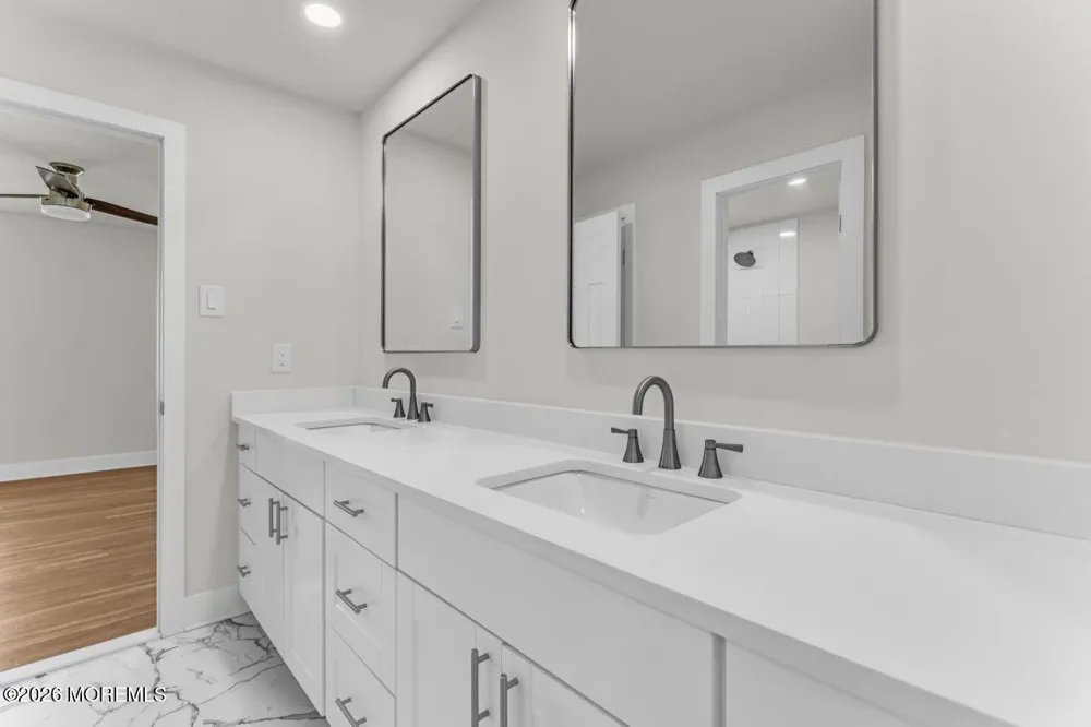 61 Kingsley Way Freehold, NJ 07728