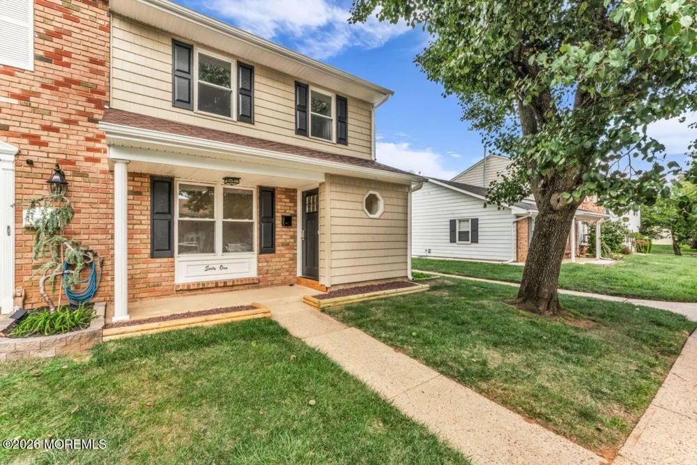 61 Kingsley Way Freehold, NJ 07728