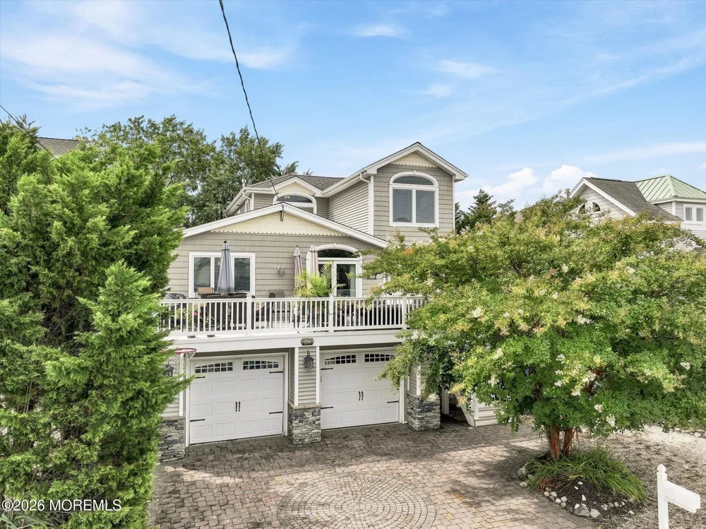 256 W 10th Street Ship Bottom, NJ 08008