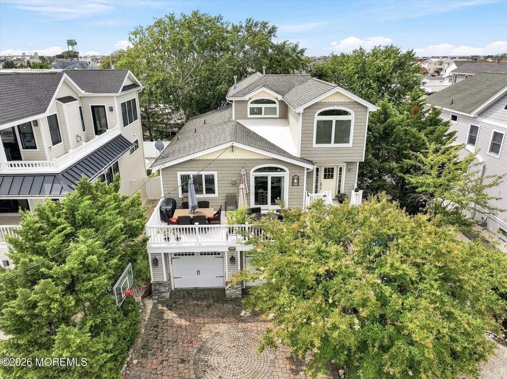 256 W 10th Street Ship Bottom, NJ 08008