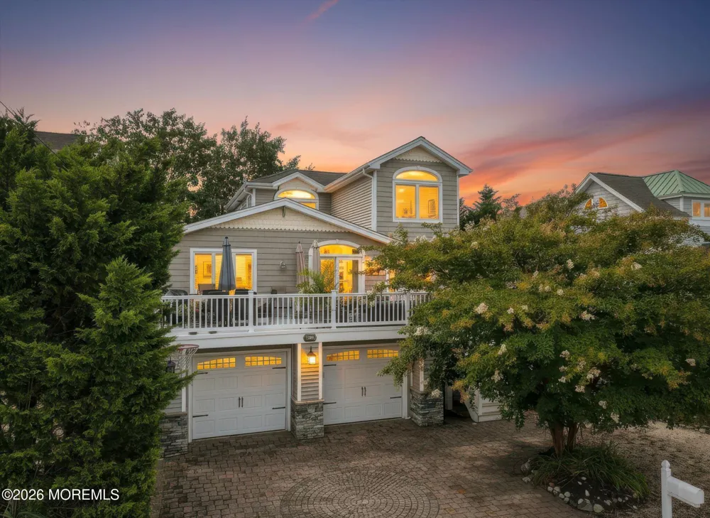 256 W 10th Street Ship Bottom, NJ 08008