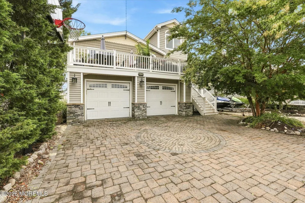 256 W 10th Street Ship Bottom, NJ 08008