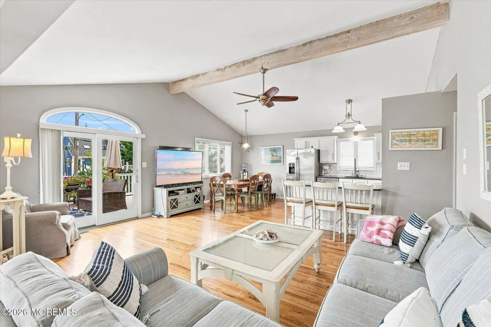 256 W 10th Street Ship Bottom, NJ 08008