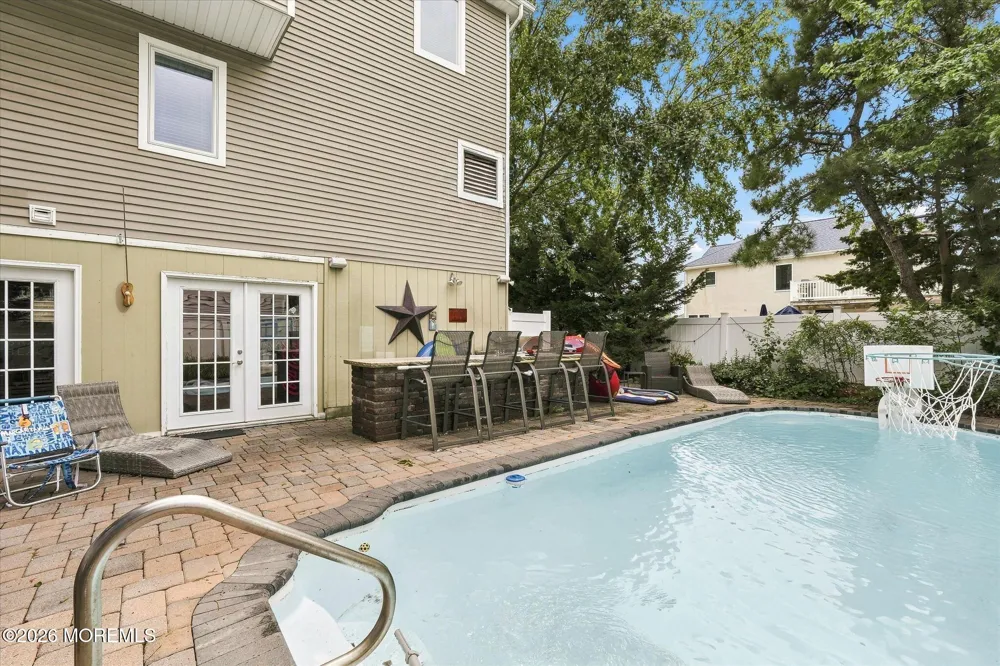 256 W 10th Street Ship Bottom, NJ 08008