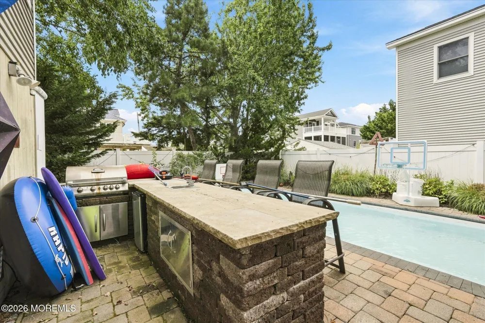256 W 10th Street Ship Bottom, NJ 08008