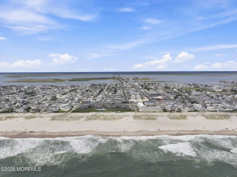 256 W 10th Street Ship Bottom, NJ 08008