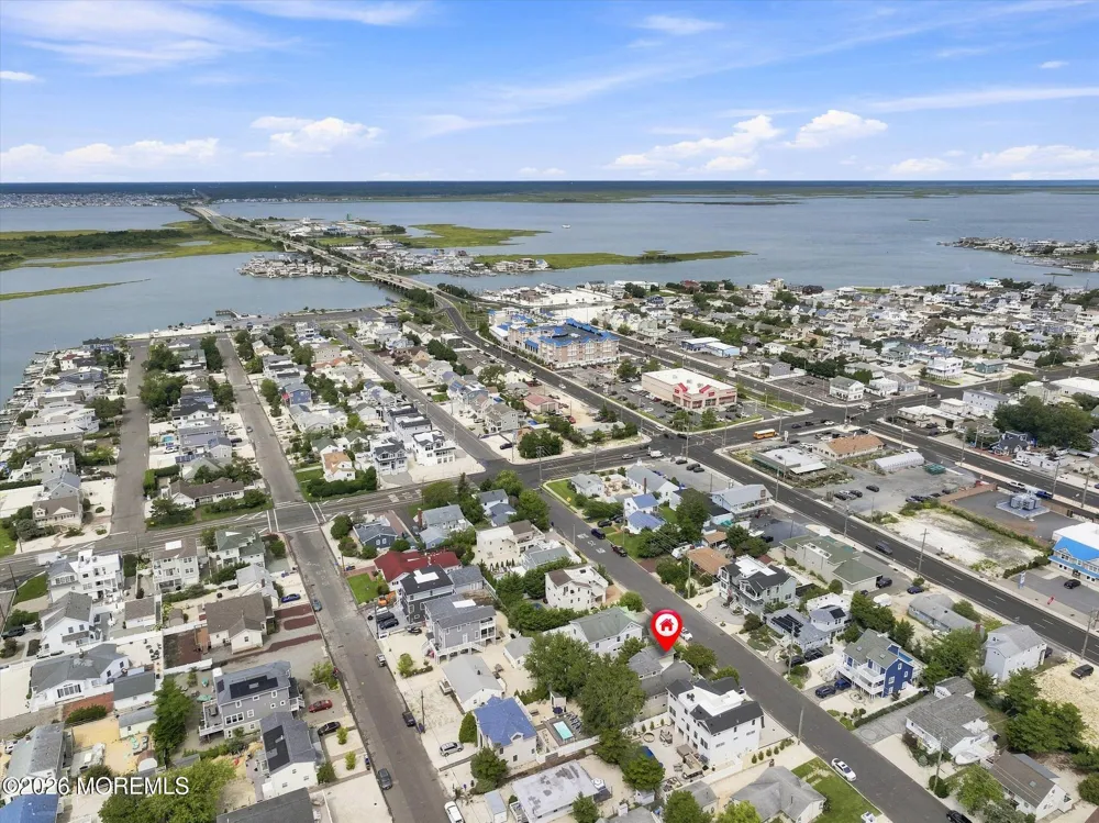 256 W 10th Street Ship Bottom, NJ 08008