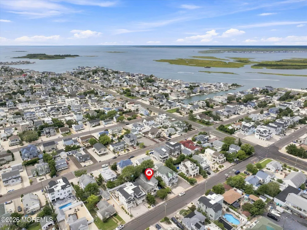 256 W 10th Street Ship Bottom, NJ 08008