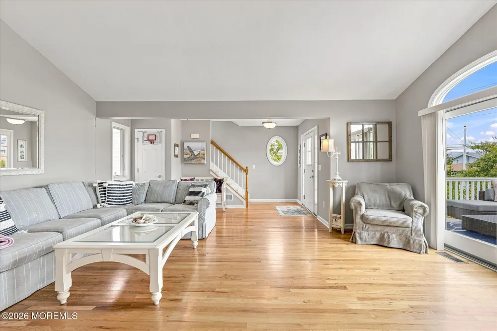 256 W 10th Street Ship Bottom, NJ 08008