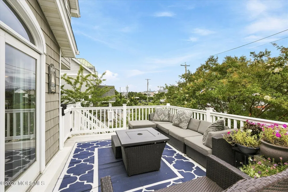 256 W 10th Street Ship Bottom, NJ 08008