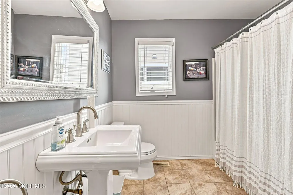 256 W 10th Street Ship Bottom, NJ 08008