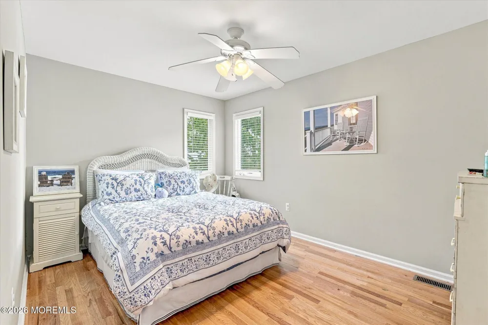 256 W 10th Street Ship Bottom, NJ 08008