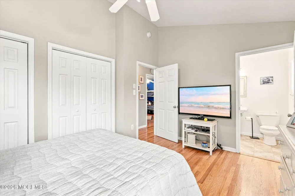 256 W 10th Street Ship Bottom, NJ 08008