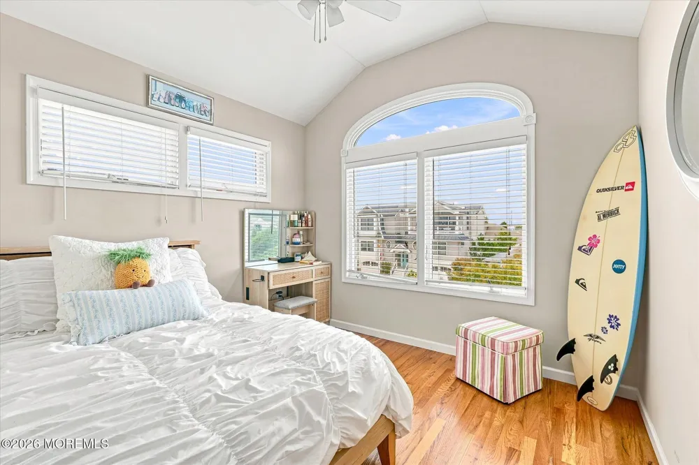 256 W 10th Street Ship Bottom, NJ 08008