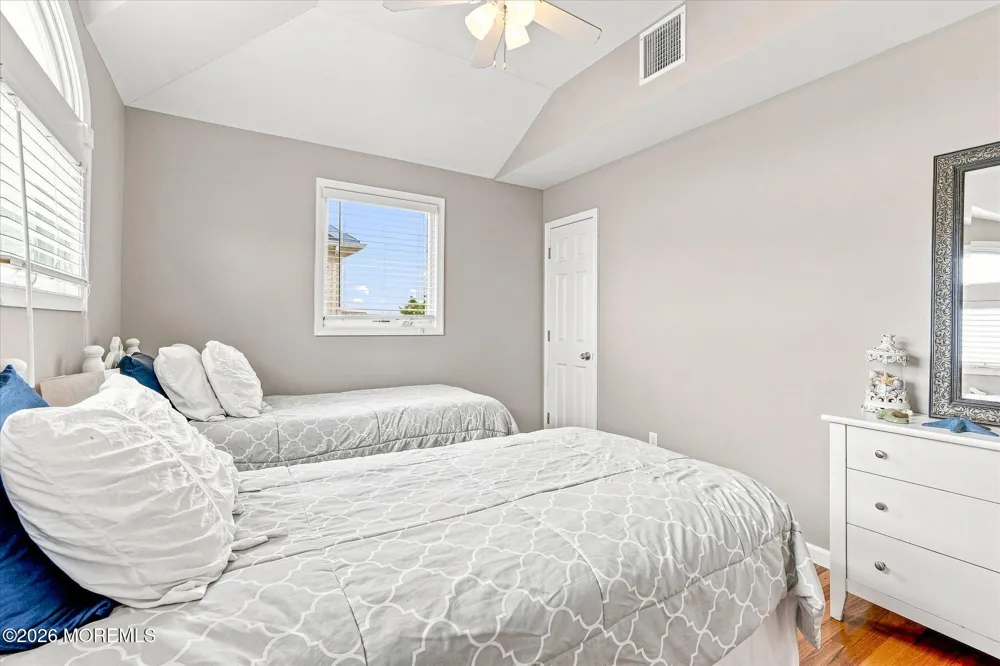 256 W 10th Street Ship Bottom, NJ 08008
