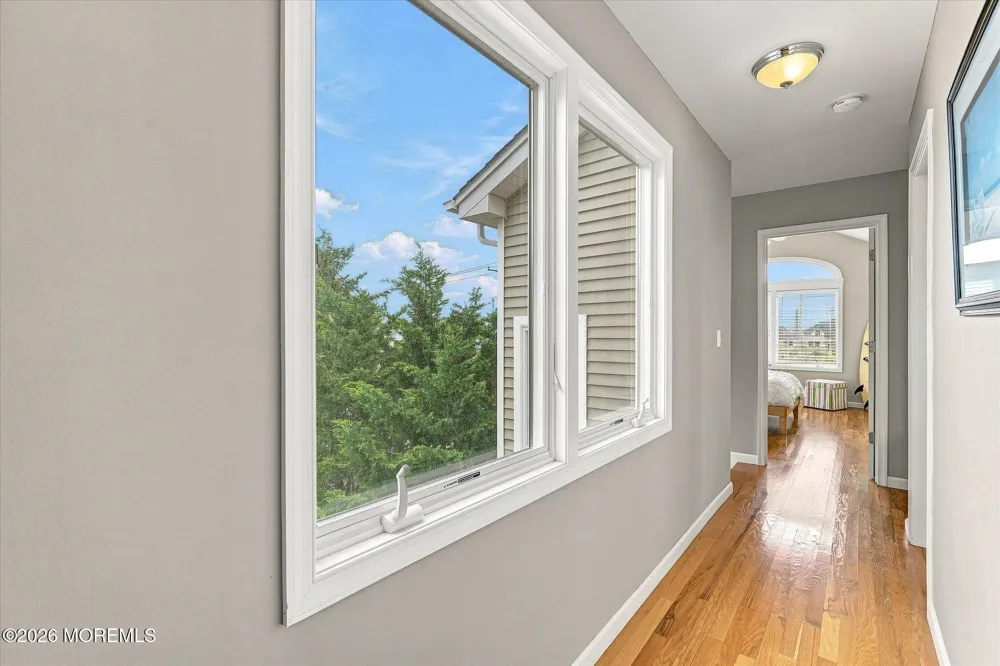 256 W 10th Street Ship Bottom, NJ 08008