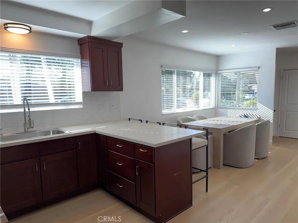 8612 Mason Winnetka, CA 91306