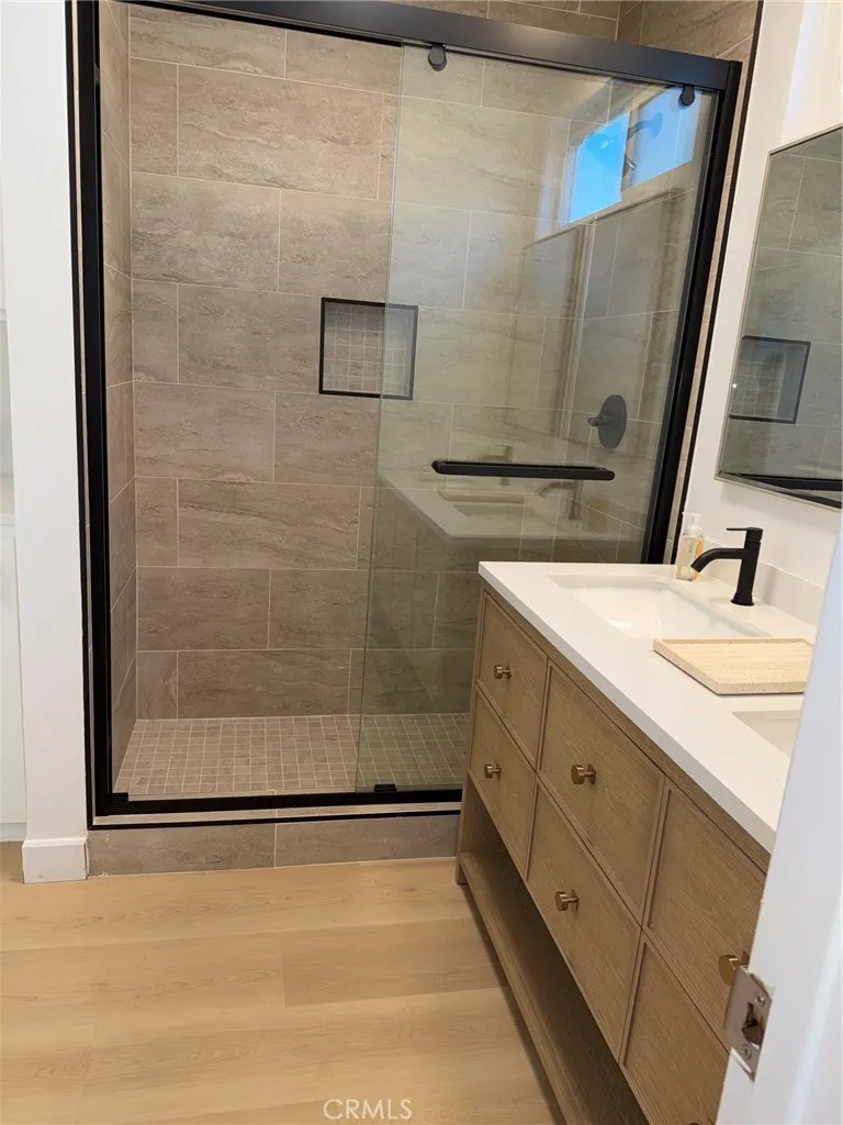 8612 Mason Winnetka, CA 91306