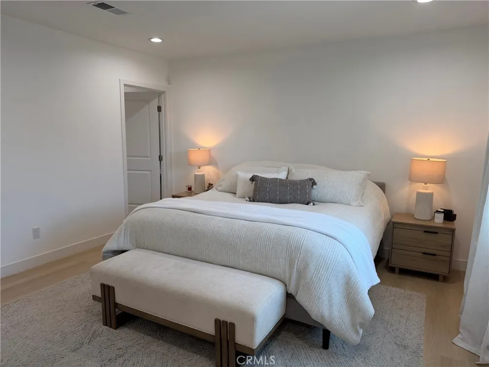 8612 Mason Winnetka, CA 91306