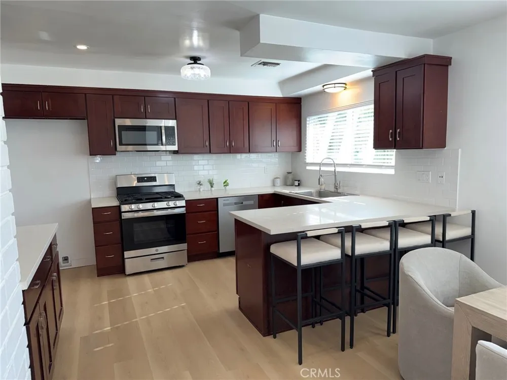 8612 Mason Winnetka, CA 91306
