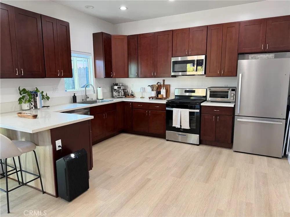 8612 Mason Winnetka, CA 91306