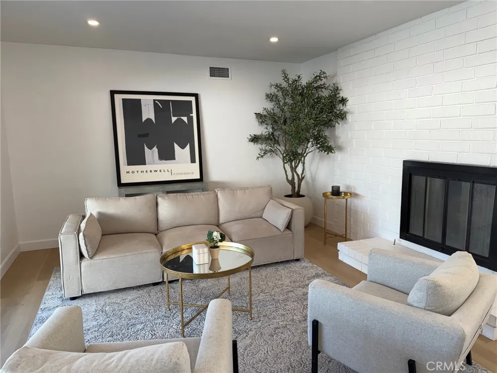 8612 Mason Winnetka, CA 91306