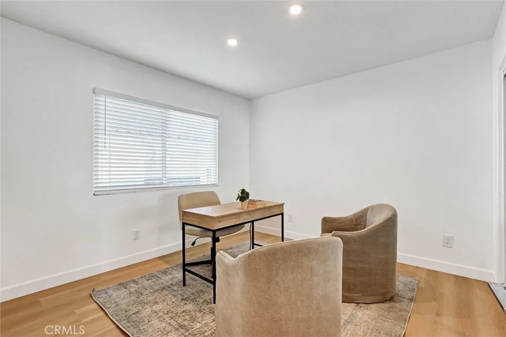 8612 Mason Winnetka, CA 91306