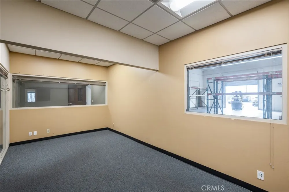 22857 Lockness Los Angeles, CA 90501