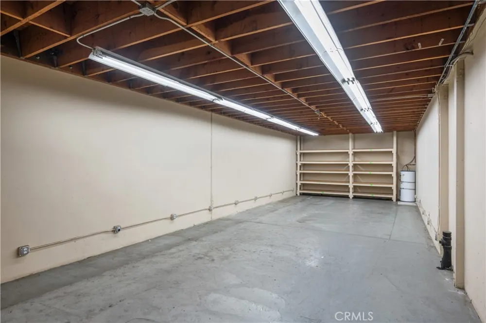 22857 Lockness Los Angeles, CA 90501