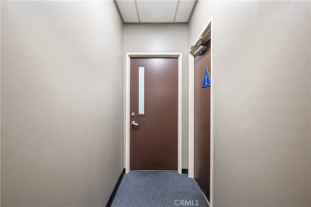 22857 Lockness Los Angeles, CA 90501
