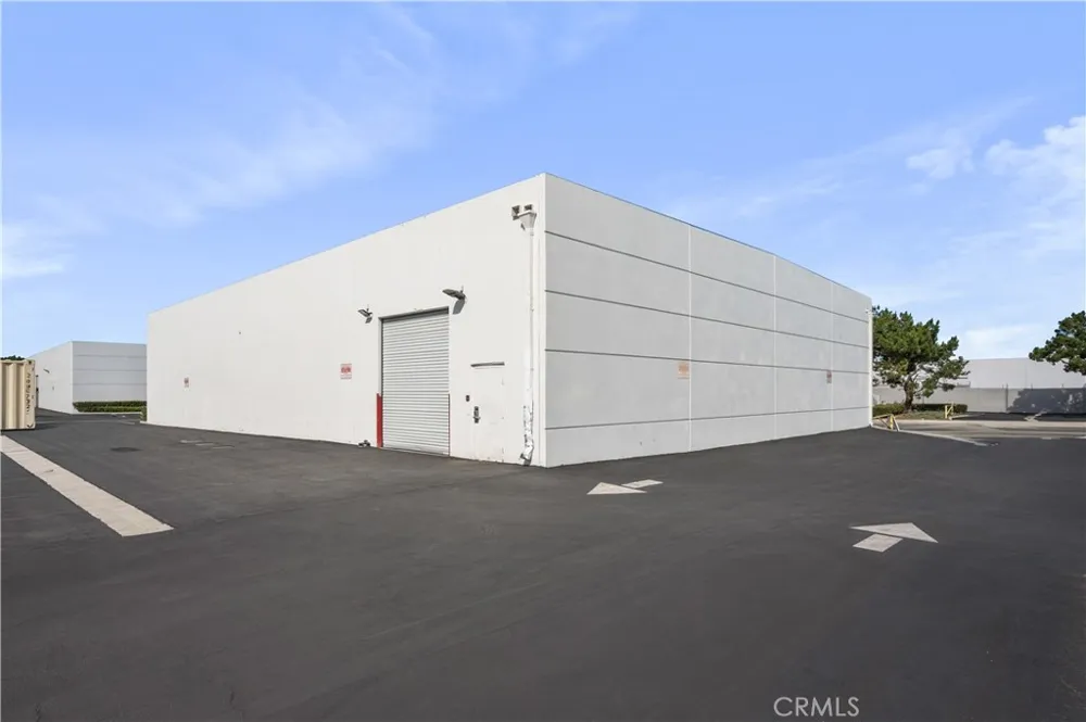 22857 Lockness Los Angeles, CA 90501