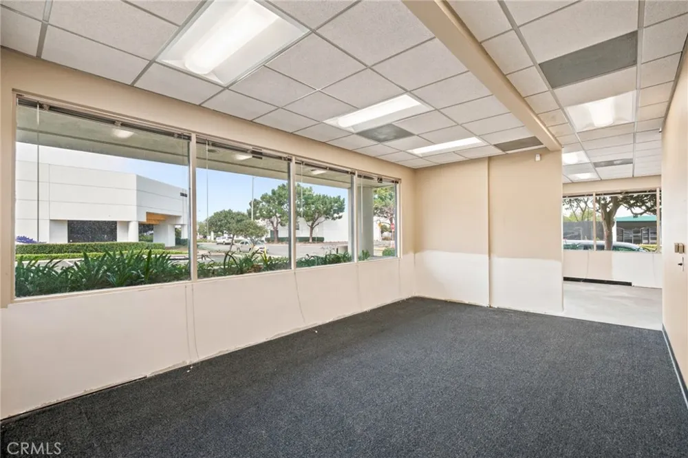 22857 Lockness Los Angeles, CA 90501