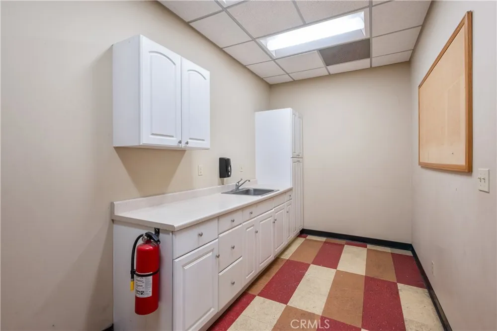 22857 Lockness Los Angeles, CA 90501